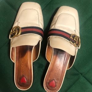 Gucci leather Peyton slippers